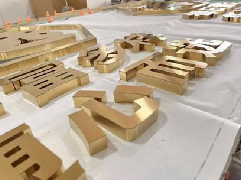  卫辉拉丝不锈钢字的特点。